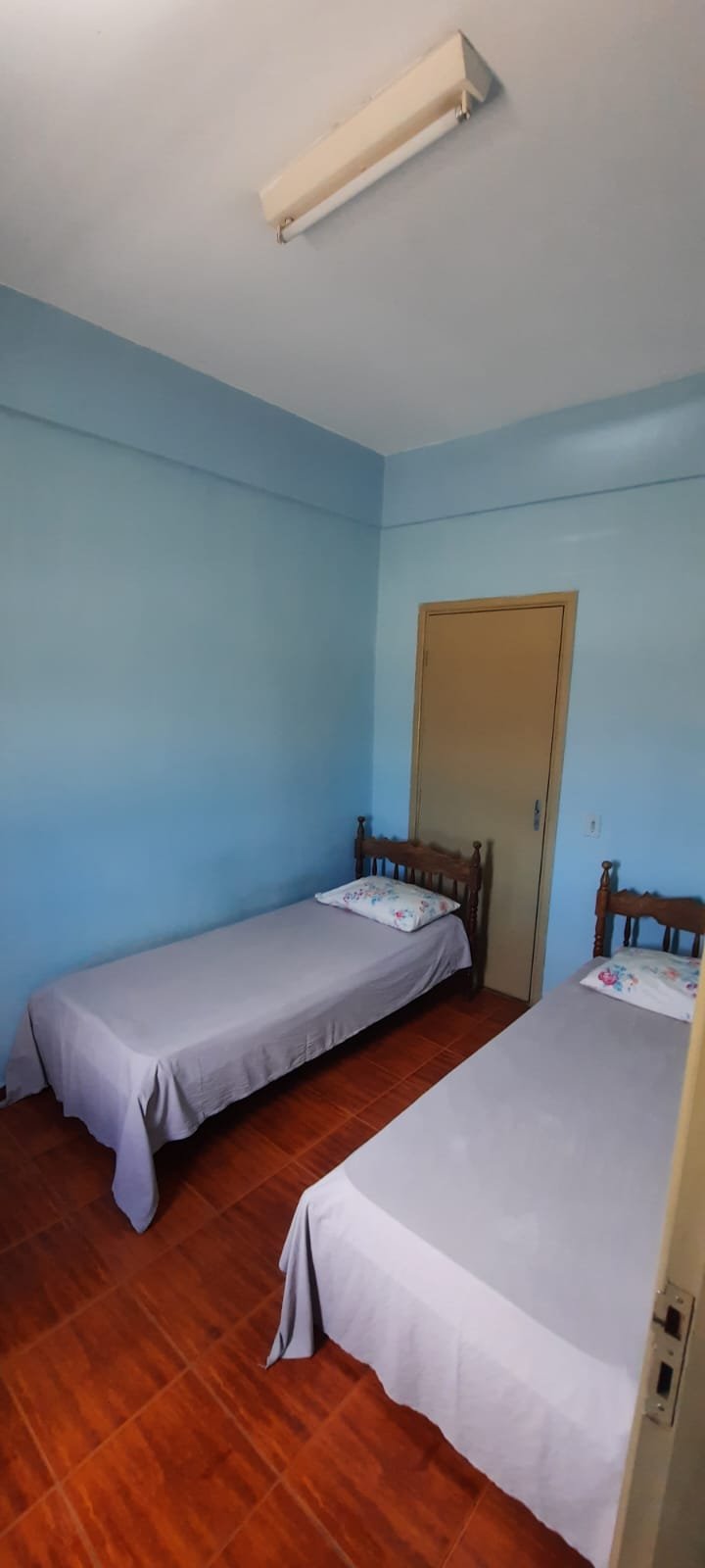 VENDE-SE PRÉDIO