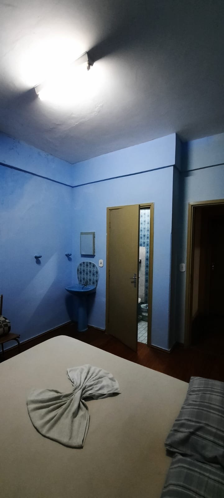 VENDE-SE PRÉDIO