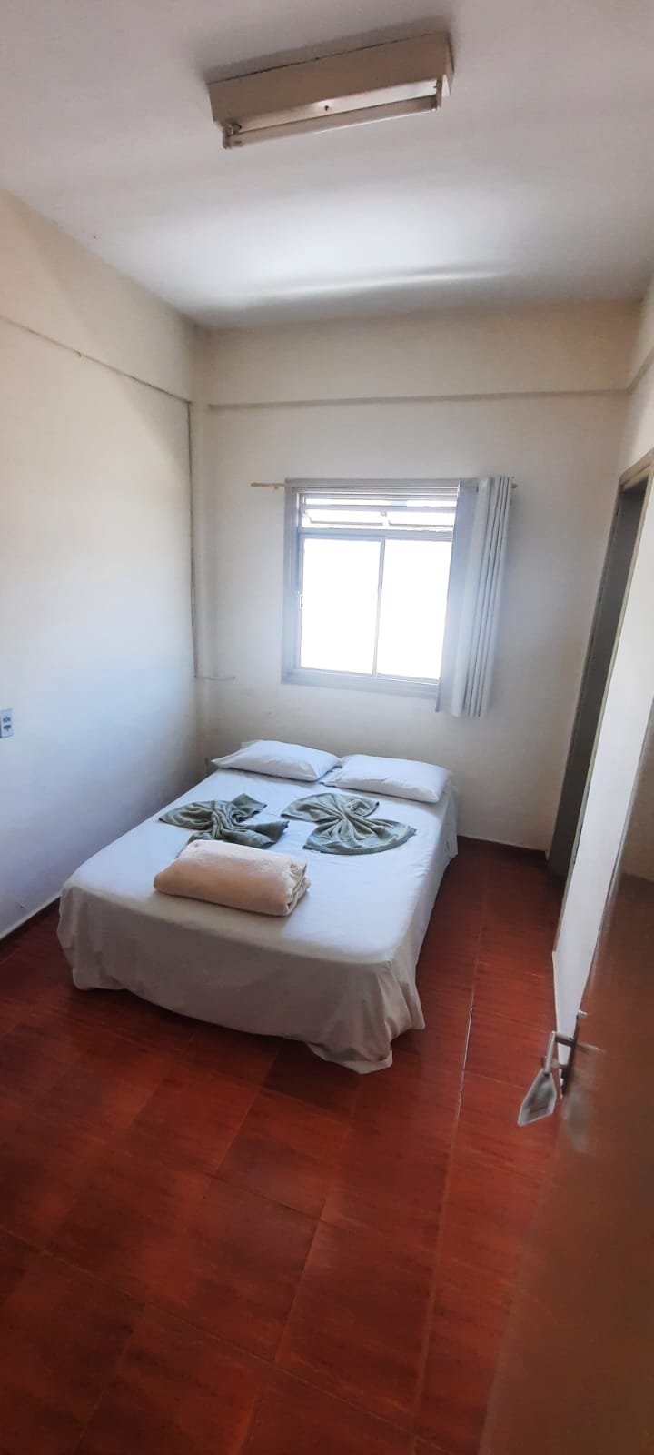 VENDE-SE PRÉDIO