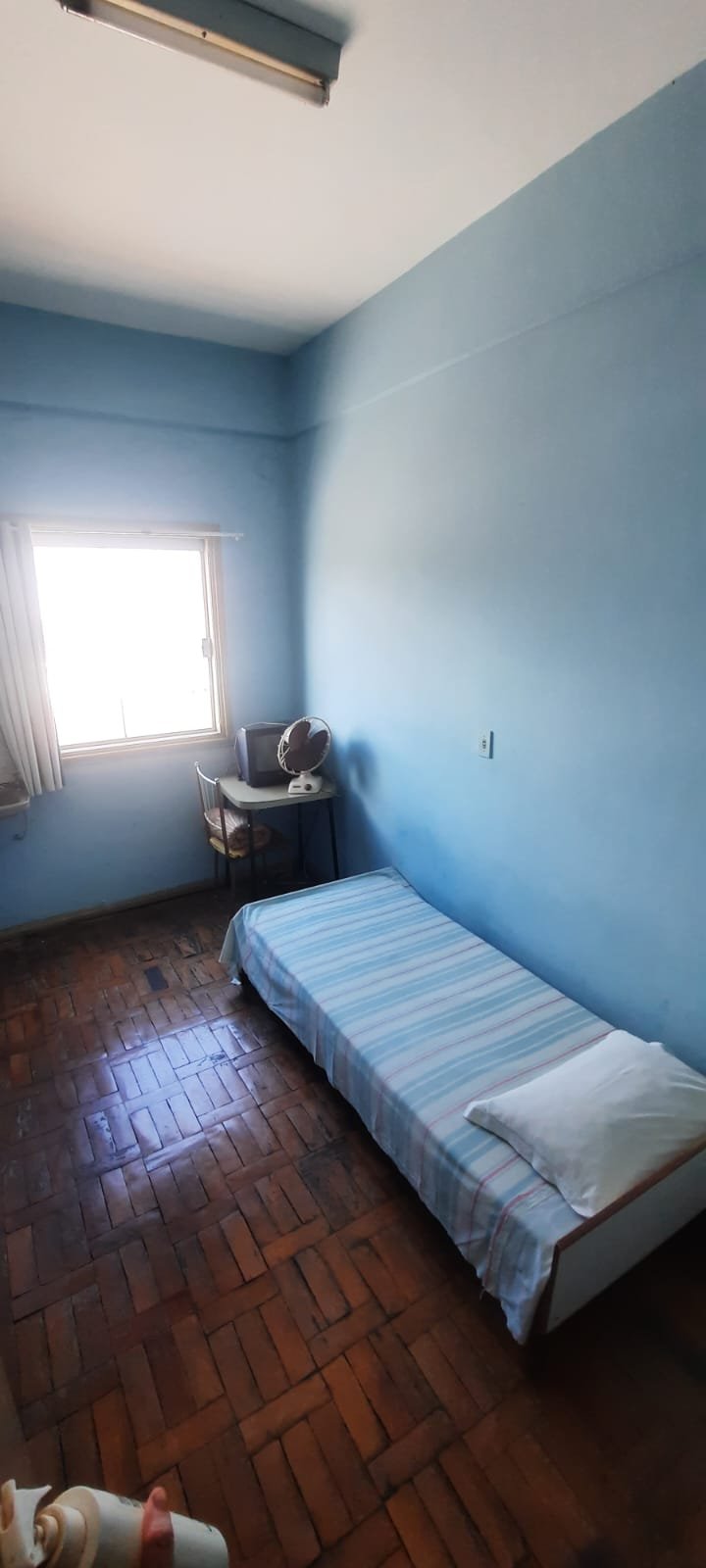 VENDE-SE PRÉDIO
