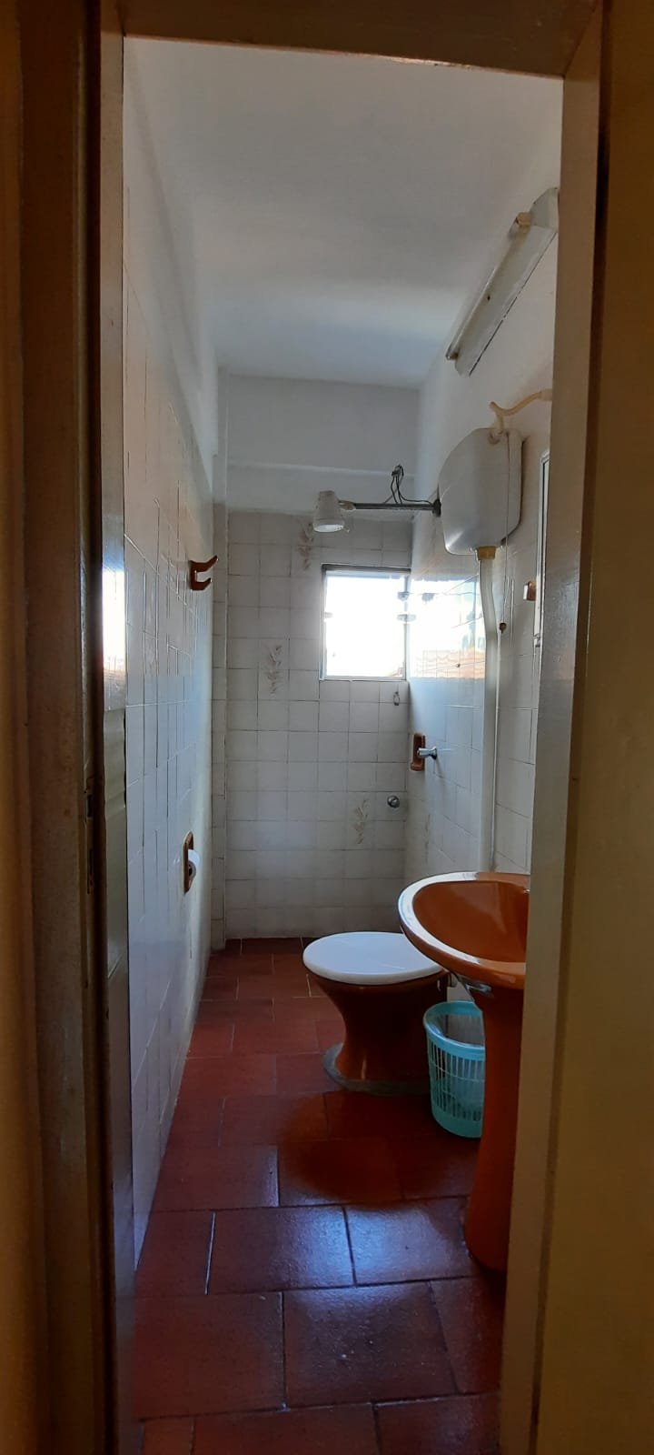 VENDE-SE PRÉDIO