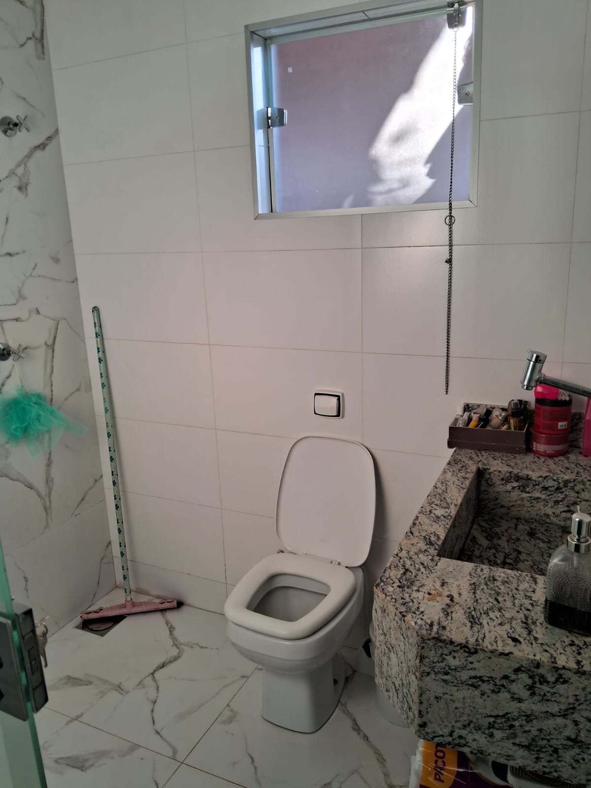 CASA À VENDA NO BAIRRO PITANGUEIRA